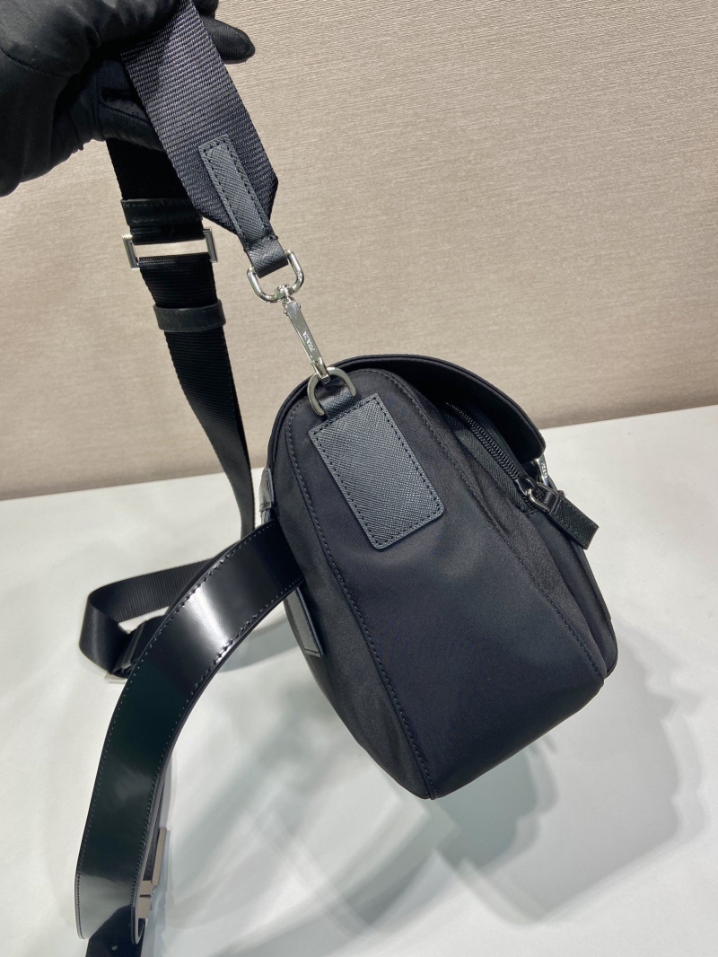 Pra*a waist chest packs